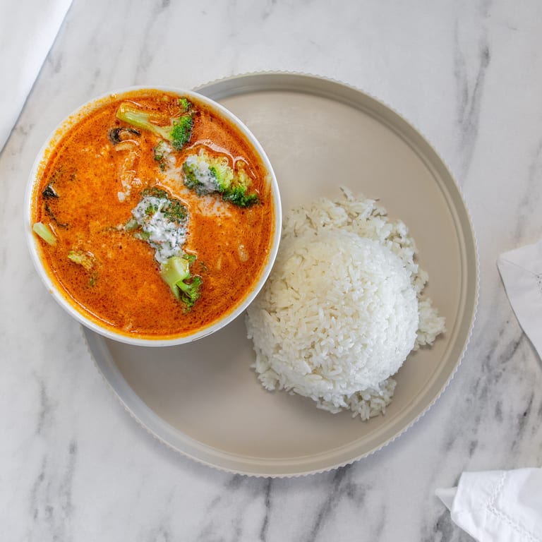 Savor Our Thai Lunch Menu