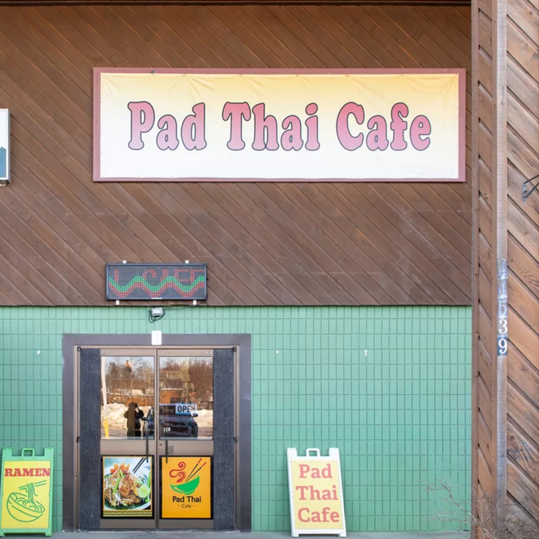 Welcome To Pad Thai Café
